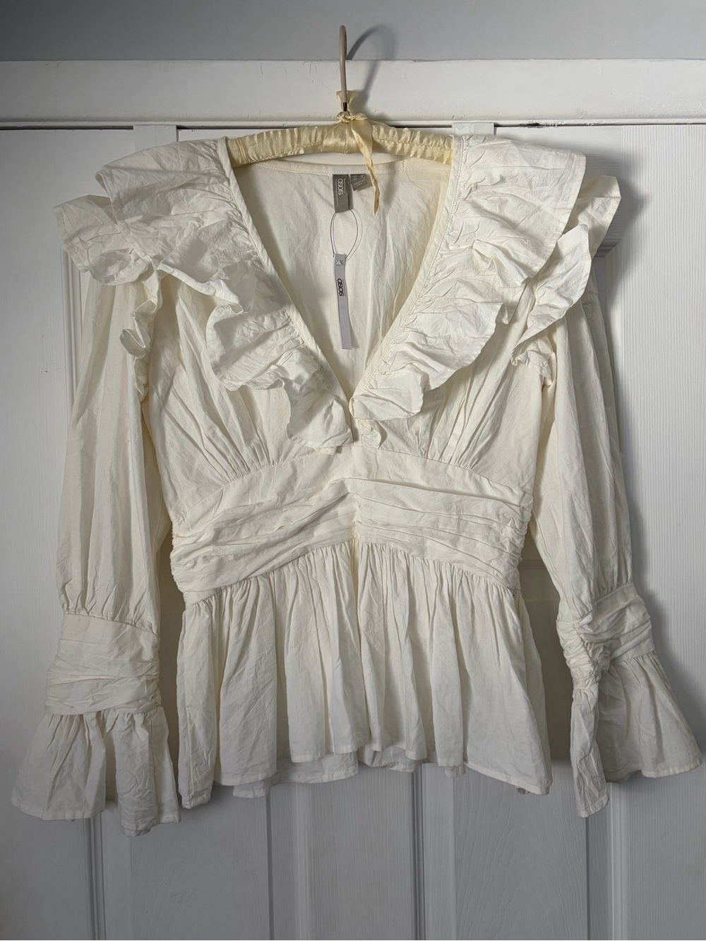 ASOS DESIGN V-Neck Ruffle Blouse with Ruched Waist in Ivory Off-White Size US 6